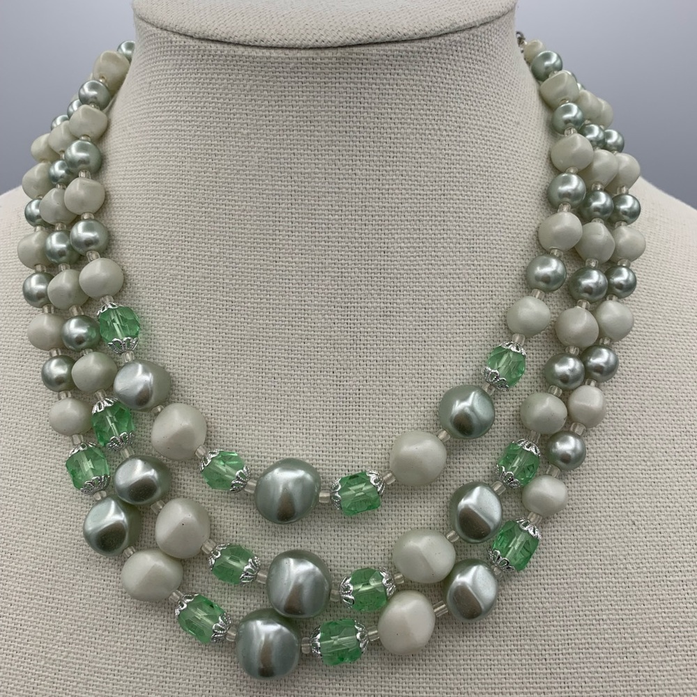 3/$30 Vintage Three Strand Necklace